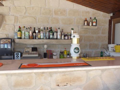 Imagen del bar/restaurante del Apartamentos Petsas Apartments and Tavern. Foto 2