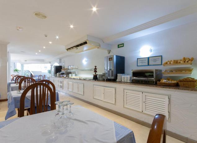 Imagen del bar/restaurante del Apartamentos Pez Azul. Foto 4