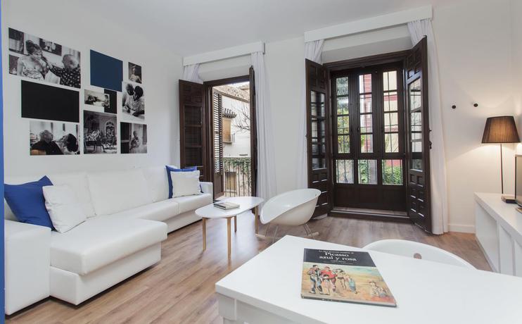 Imagen general del Apartamentos Picasso Suites Málaga. Foto 17