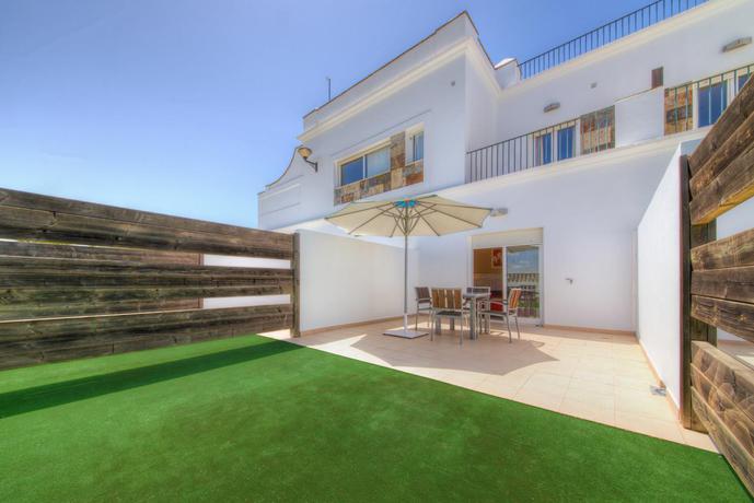 Imagen de los exteriores del Apartamentos Piedramar. Foto 14