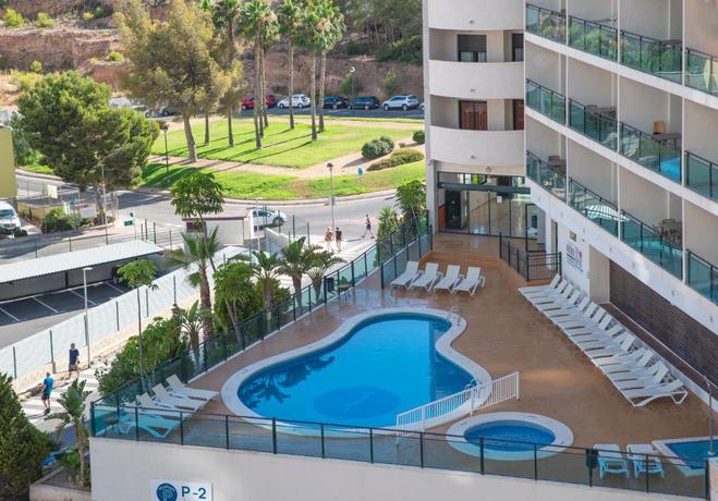 Imagen de la piscina del Apartamentos Pierre & Vacances Benidorm Horizon. Foto 16