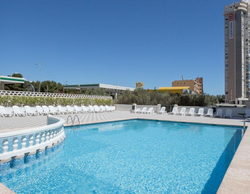 Imagen de la piscina del Apartamentos Pierre & Vacances Benidorm Levante, Adults Recommended. Foto 49