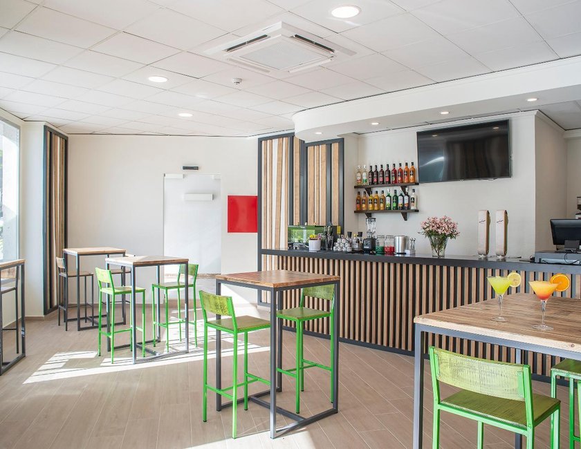 Imagen del bar/restaurante del Apartamentos Pierre & Vacances Benidorm Levante, Adults Recommended. Foto 4