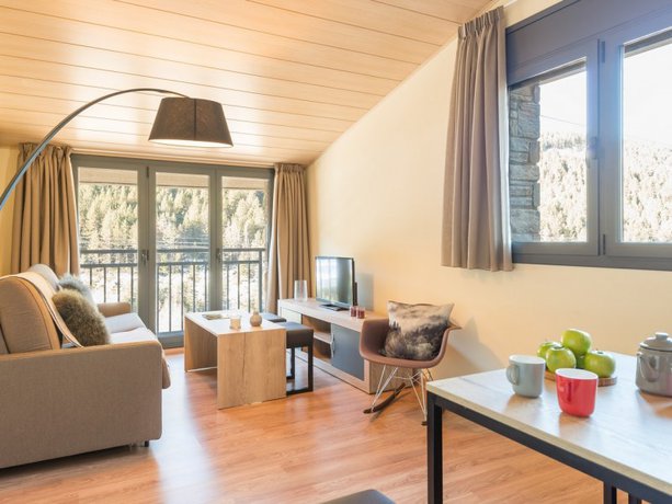 Imagen general del Apartamentos Pierre and Vacances Andorra Sunari Peretol. Foto 2