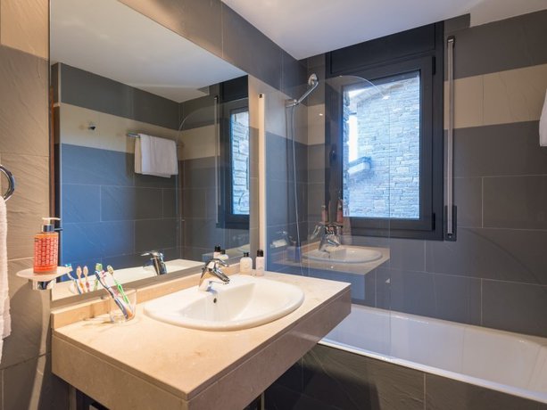 Imagen general del Apartamentos Pierre and Vacances Andorra Sunari Peretol. Foto 4