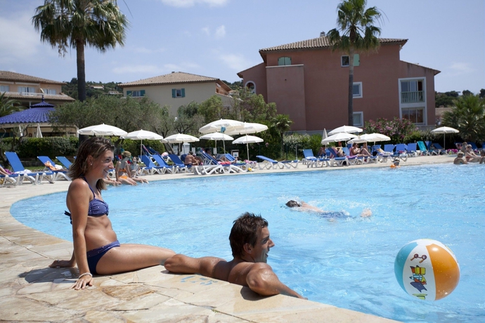 Imagen de la piscina del Apartamentos Pierre and Vacances Les Rivages Des Issambres. Foto 11