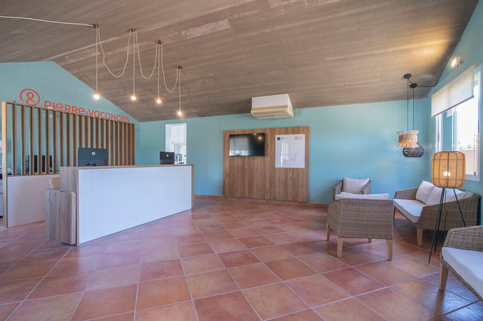 Imagen de los interiores del Apartamentos Pierre and Vacances Menorca Cala Blanes. Foto 17