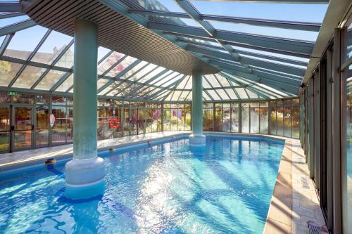 Imagen de la piscina del Apartamentos Pierre and Vacances R&eacute;sidence Le Clos D'eguisheim. Foto 11