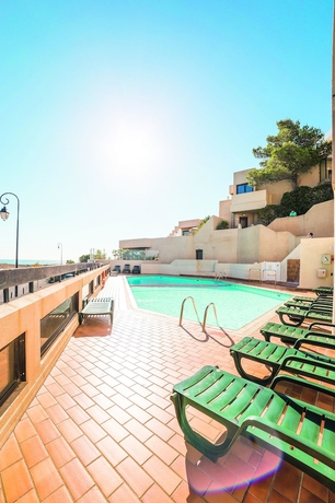 Imagen de la piscina del Apartamentos Pierre and Vacances Résidence Les Balcons De Collioure. Foto 19