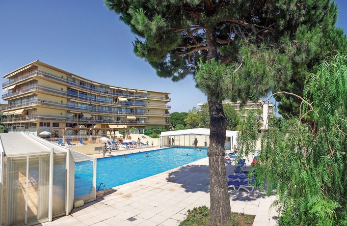 Imagen de la piscina del Apartamentos Pierre and Vacances Residence Heliotel Marine. Foto 15