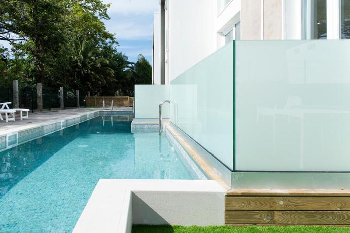 Imagen de la piscina del Apartamentos Pillaras da Lanzada. Foto 12