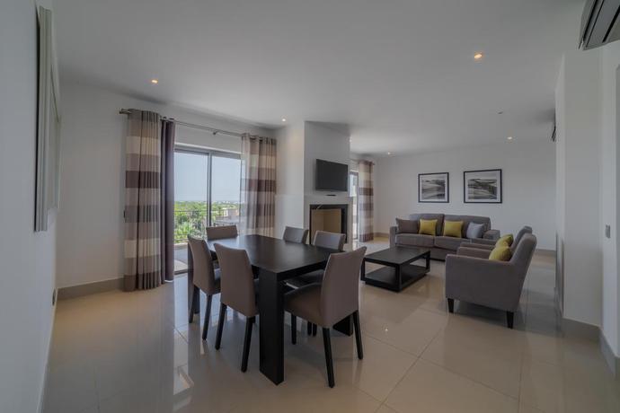 Imagen de los interiores del Apartamentos Pine Hills Vilamoura. Foto 12