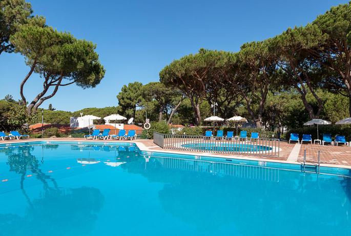 Imagen de la piscina del Apartamentos Pinhal Da Marina Turisticos. Foto 19