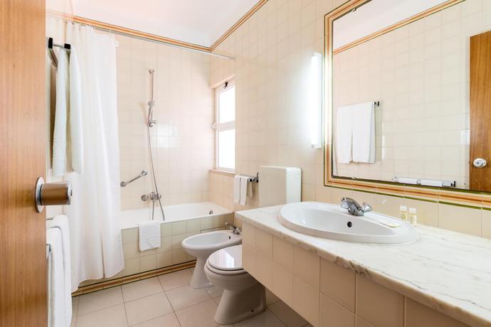 Imagen de la habitación del Apartamentos Pinhal Da Marina Turisticos. Foto 3