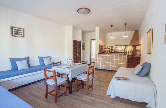 Imagen de los interiores del Apartamentos Pinomar, Es Calo. Foto 19