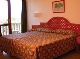 Imagen de la habitación del Apartamentos Pinos Playa, Cala Santanyi. Foto 3