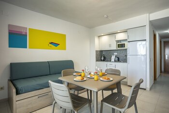 Imagen de la habitación del Apartamentos Pins Platja. Foto 6