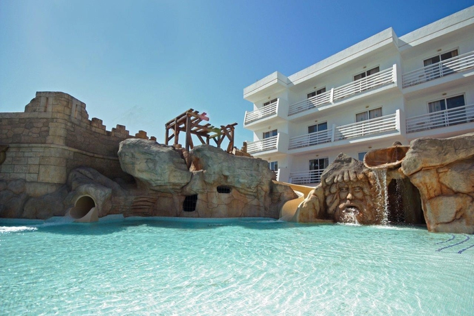 Imagen general del Apartamentos Pirates Village. Foto 8