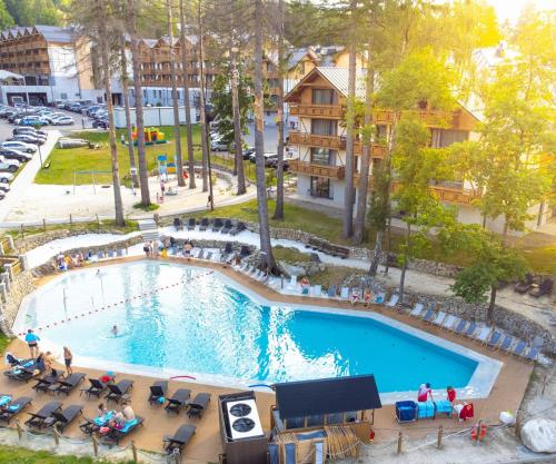 Imagen de la piscina del Apartamentos Platinum Adults. Foto 13