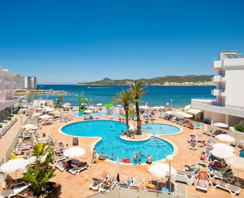 Imagen de los exteriores del Apartamentos Playa Bella Beach Apartments. Foto 15