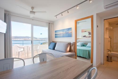 Imagen de la habitación del Apartamentos Playa Bella Beach Apartments. Foto 12