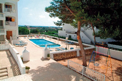 Imagen de la piscina del Apartamentos Playa Blanca. Foto 8
