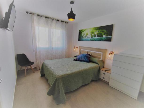 Imagen general del Apartamentos Playa De Covachos. Foto 10