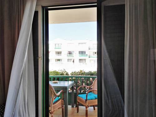Imagen de la habitación del Apartamentos Playa De Las Cucharas. Foto 1