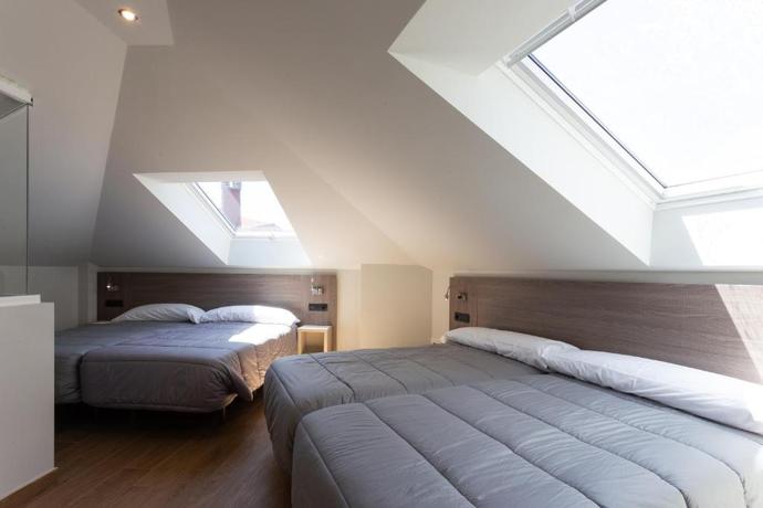 Imagen general del Apartamentos Playa De Los Barcos. Foto 9