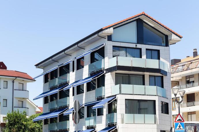 Imagen general del Apartamentos Playa De Los Barcos. Foto 12