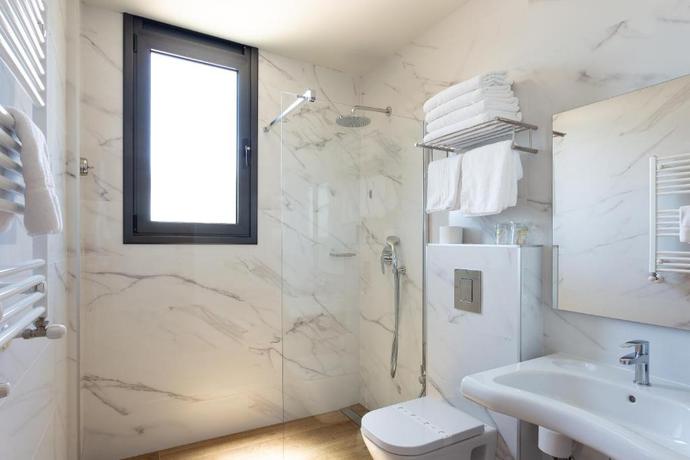 Imagen general del Apartamentos Playa De Los Barcos. Foto 16