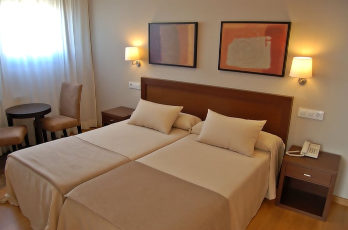 Imagen de la habitación del Apartamentos Playa De Osmo. Foto 2