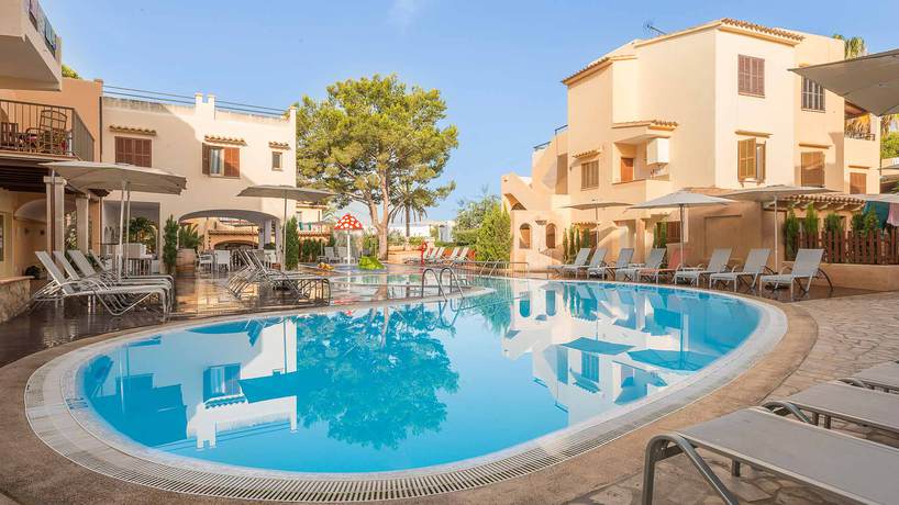 Imagen general del Apartamentos Playa Ferrera. Foto 6