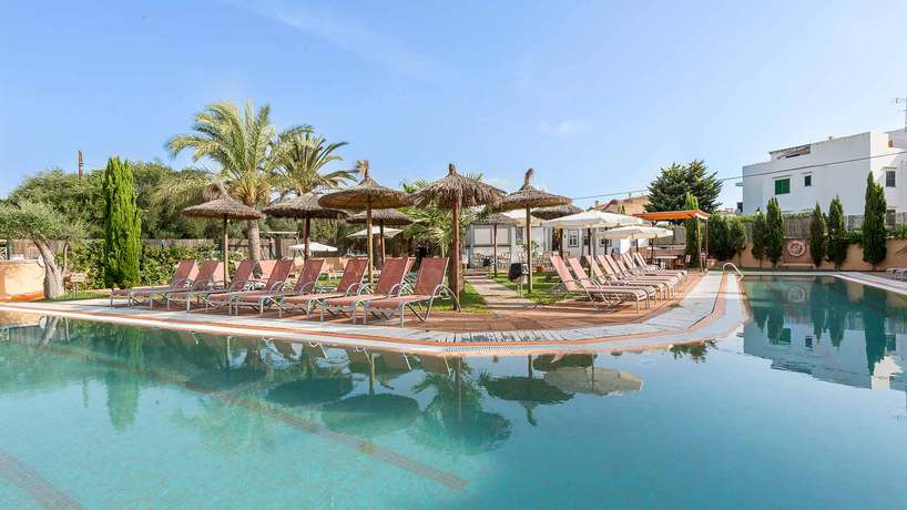 Imagen general del Apartamentos Playa Ferrera. Foto 7