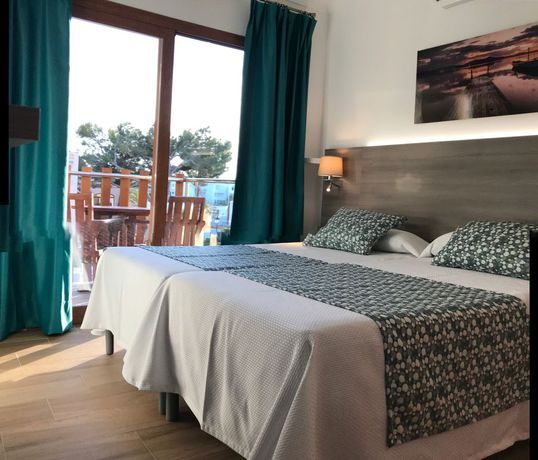 Imagen general del Apartamentos Playa Ferrera. Foto 9