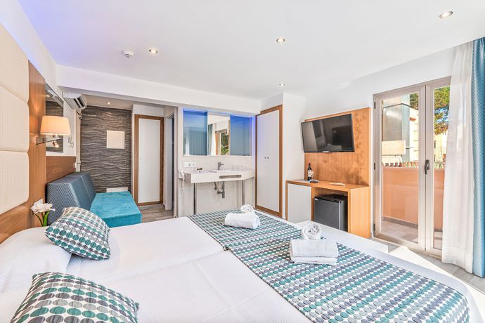 Imagen general del Apartamentos Playa Ferrera. Foto 11