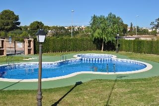 Imagen de la piscina del Apartamentos Playa Golf, Orihuela Costa. Foto 9