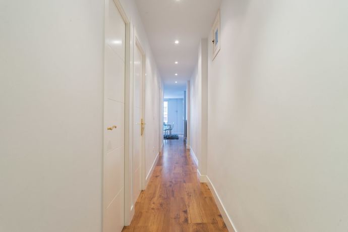 Imagen de los interiores del Apartamentos Playa Gros - Iberorent. Foto 19