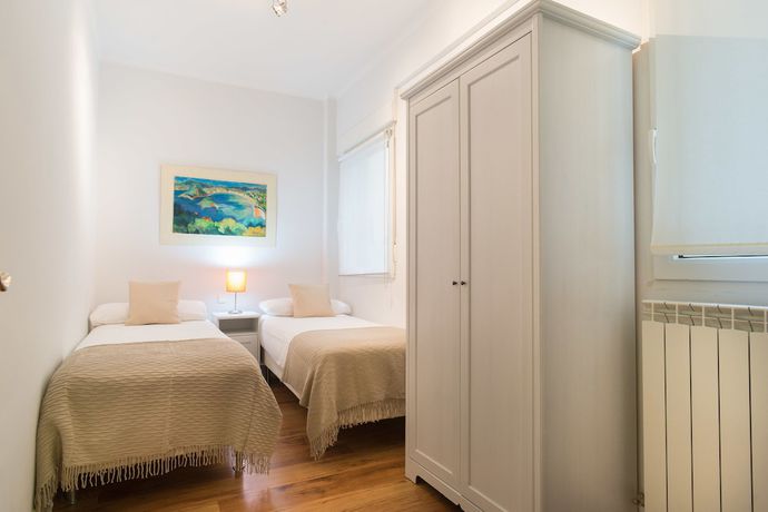 Imagen de la habitación del Apartamentos Playa Gros - Iberorent. Foto 12