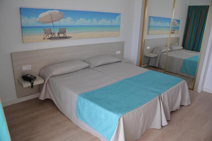 Imagen de la habitación del Apartamentos Playa Moreia. Foto 12