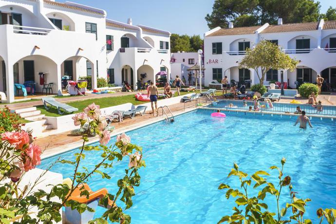 Imagen de la piscina del Apartamentos Playa Parc. Foto 10