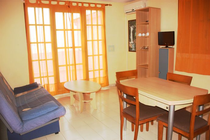 Imagen de los interiores del Apartamentos Playa Romana 3000. Foto 13