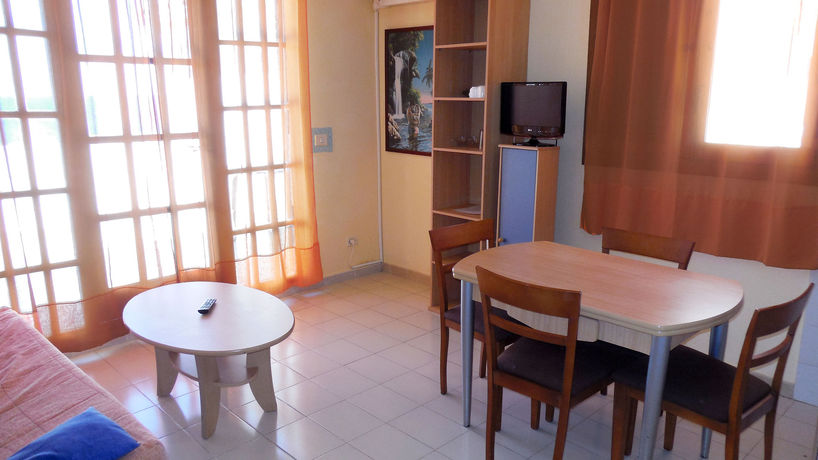 Imagen de la habitación del Apartamentos Playa Romana 3000. Foto 11