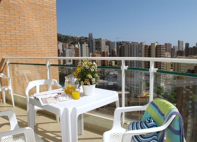 Imagen de la habitación del Apartamentos Playamar, Benidorm - Playa Levante. Foto 5