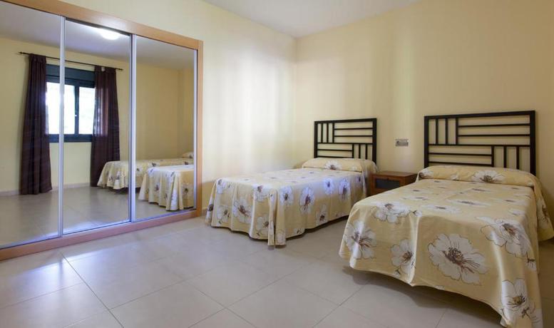 Imagen de la habitación del Apartamentos Playamarina. Foto 2