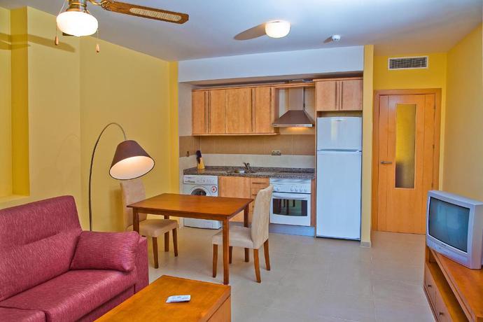 Imagen de la habitación del Apartamentos Playamarina. Foto 7