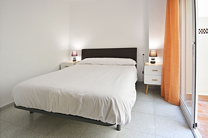 Imagen de la habitación del Apartamentos Plaza, Alicante. Foto 3