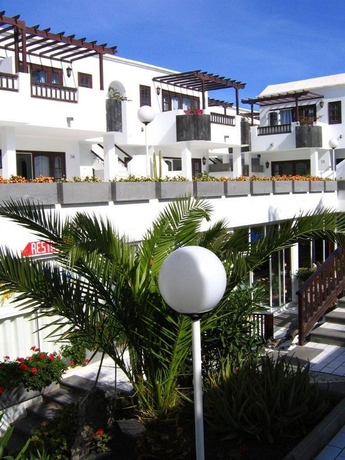 Imagen de los exteriores del Apartamentos Plaza Azul. Foto 7