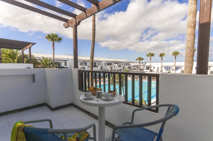 Imagen de los exteriores del Apartamentos Plaza Azul. Foto 8