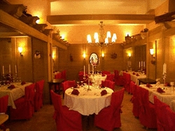 Imagen del bar/restaurante del Apartamentos Plein Soleil - A. Saulire. Foto 2